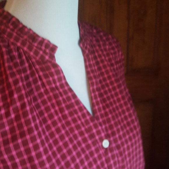 Old Navy Ruffle Collar Button Down - Picture 3 of 4